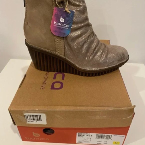 [BIONICA] Destiney Ankle Wedge Boot Size 8.5M - Picture 10 of 10